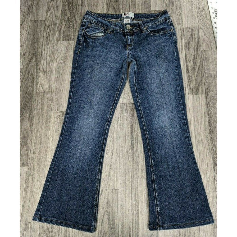SO Juniors Size 5 Embroidered Bold Stitching Buttoned Pockets Medium Wash Jeans